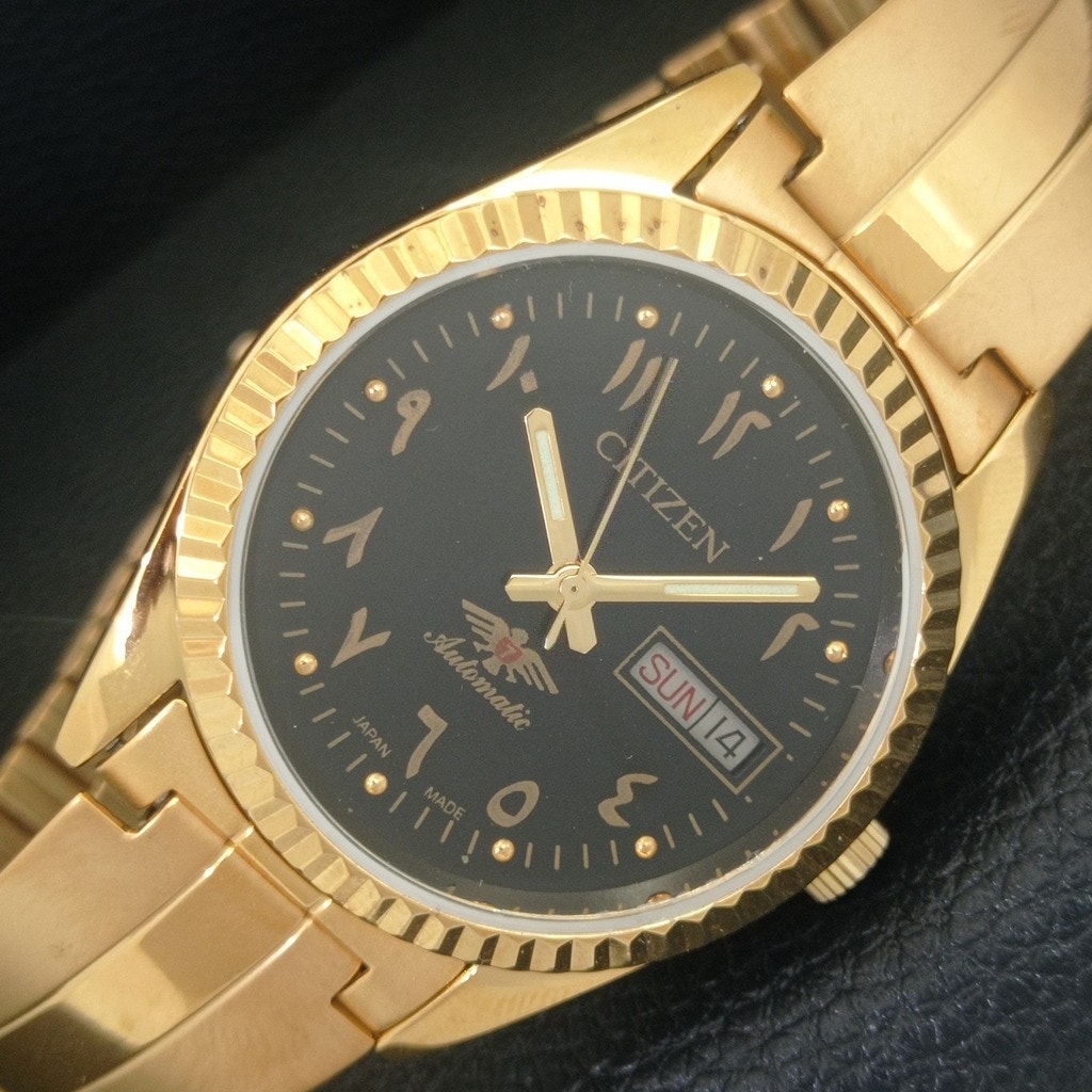 Vintage 1987 Citizen Automatic Mens Gold Watch WDaydate  Black Accents